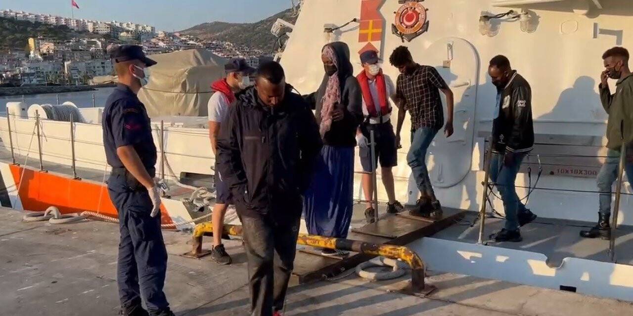 Ayvalık açıklarında 29 düzensiz göçmen yakalandı