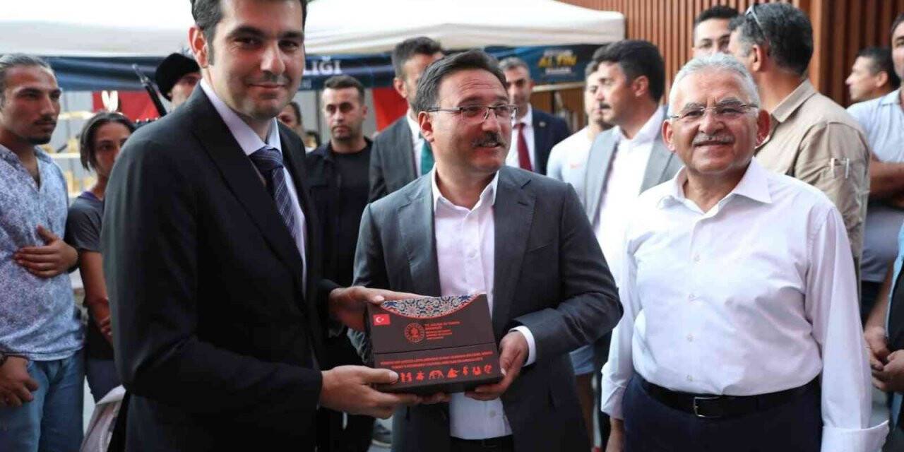 ’Altın Eller Sanat Festivali’ açıldı