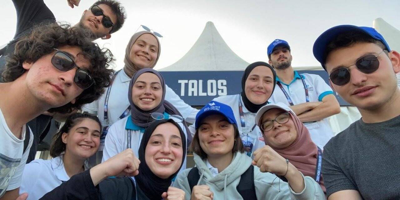 BUÜ’lü öğrencilere TEKNOFEST’te “En İyi Takım Ruhu Ödülü”