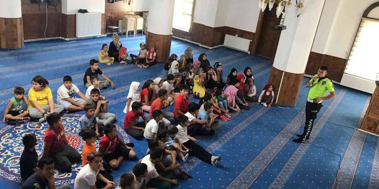 100’e yakın öğrenciye trafik eğitimi verildi