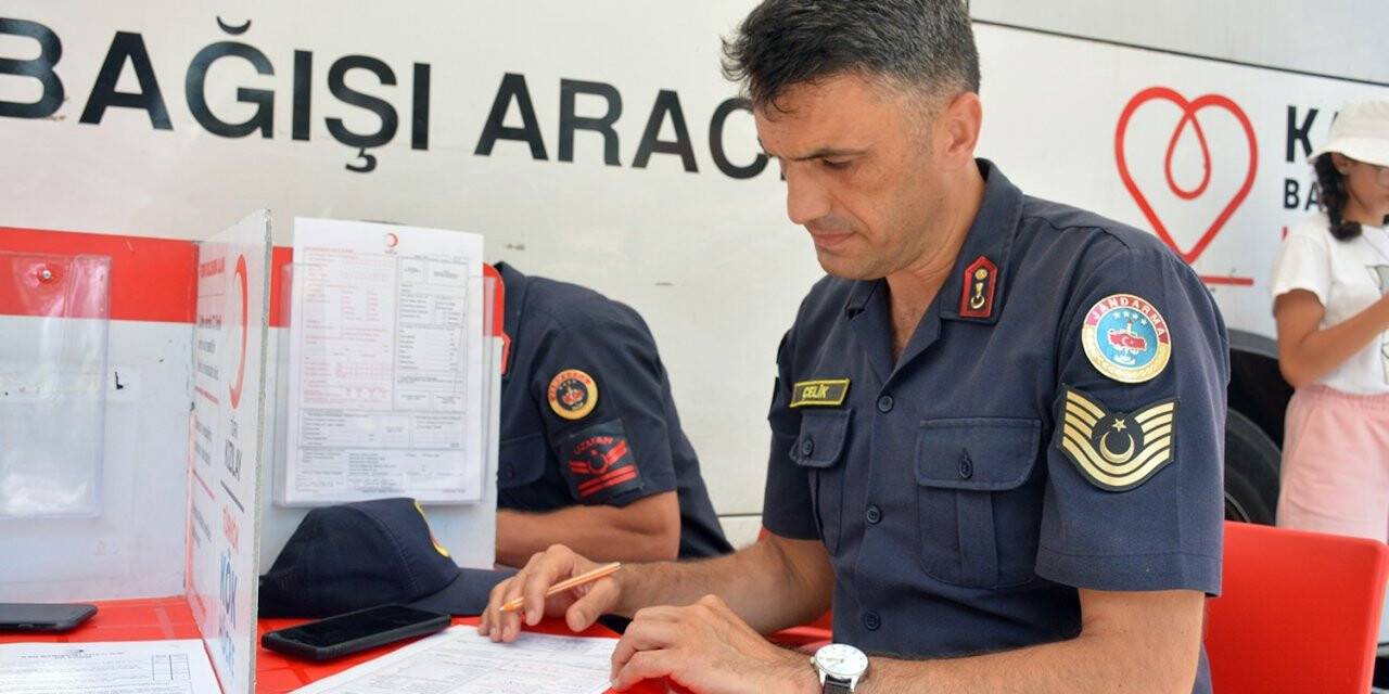 Jandarma ekipleri kan verdi