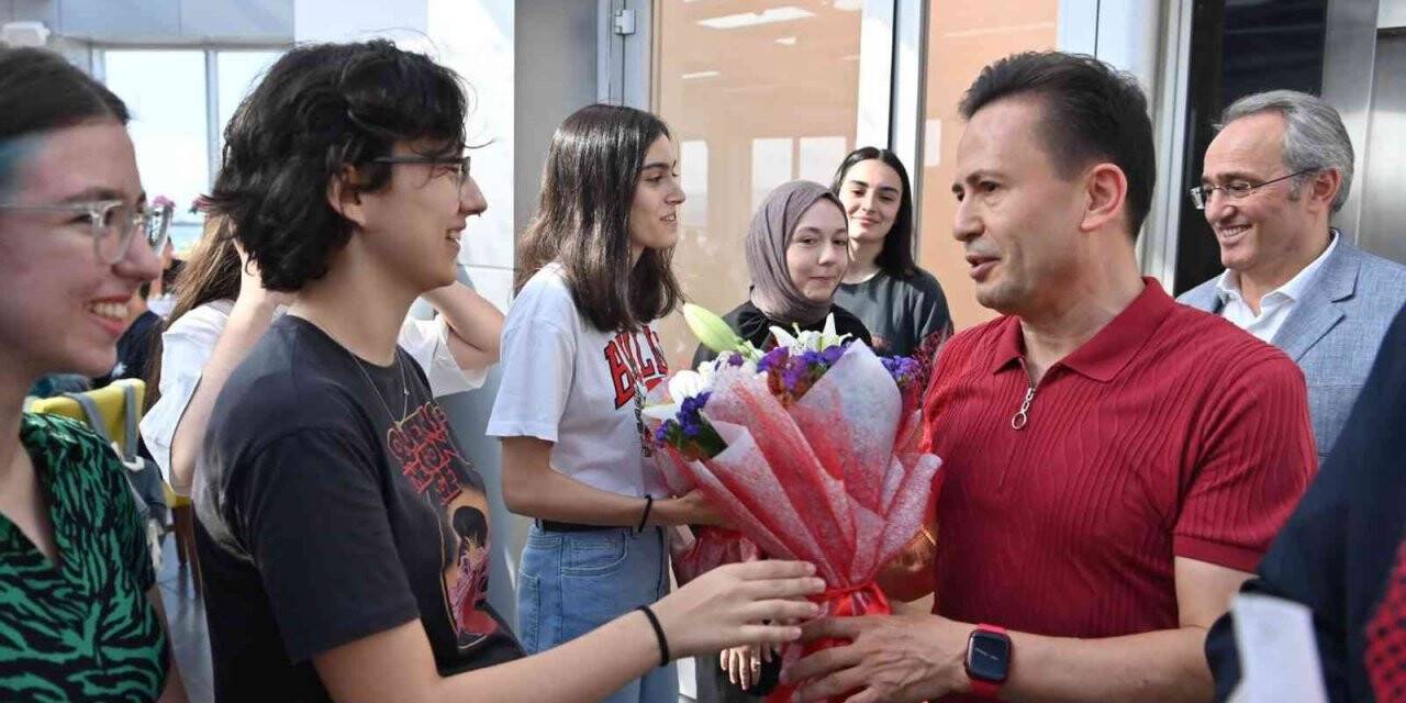 Tuzla’da ‘Üniversite Tercih ve Kariyer Buluşması’ düzenlendi