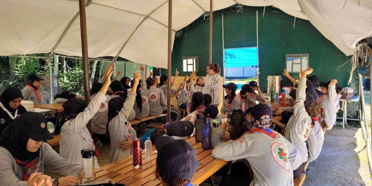 İzcilere israfı önleme eğitimi