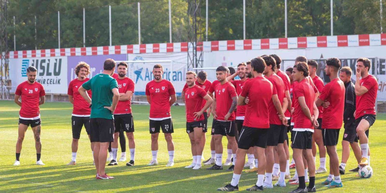 Samsunspor’un kadrosunda çift pasaporta sahip 12 futbolcu bulunuyor