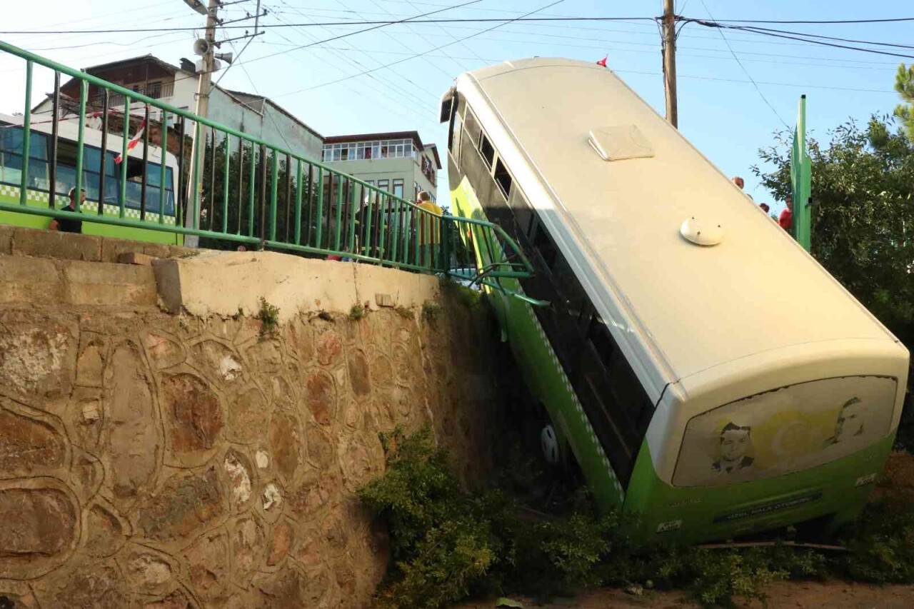 Yolcu dolu otobüs böyle uçtu