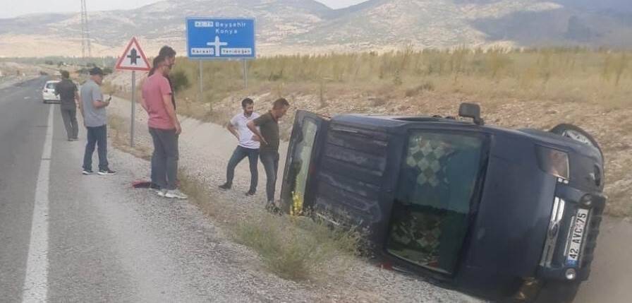 Kontrolden çıkan minibüs devrildi: 3 yaralı