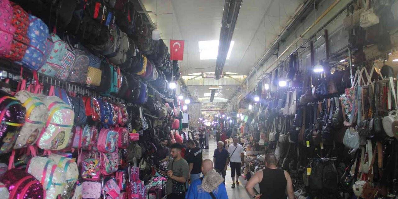 Gurbetçiler geldi, esnafın işi arttı