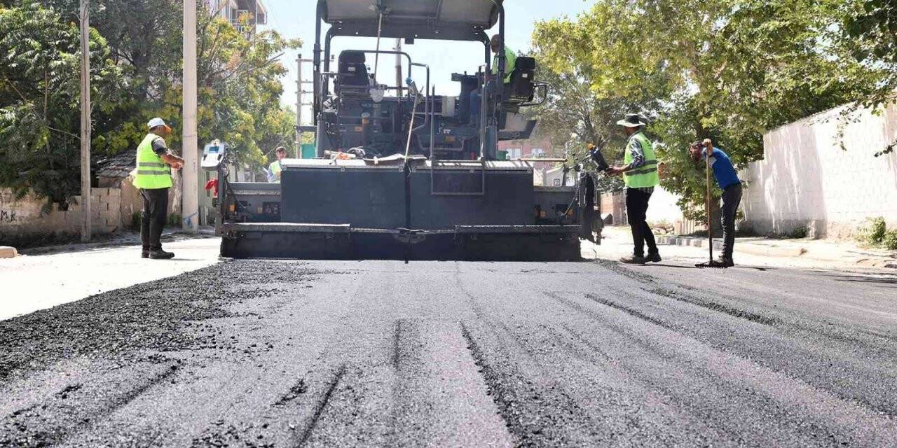 Tepebaşı’nda üstyapı çalışmaları devam ediyor