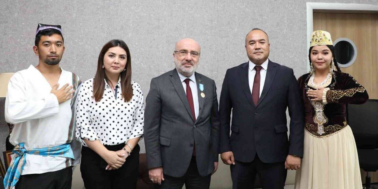 TÜRKSOY Heyetinden Kayseri Üniversitesi’ne Ziyaret