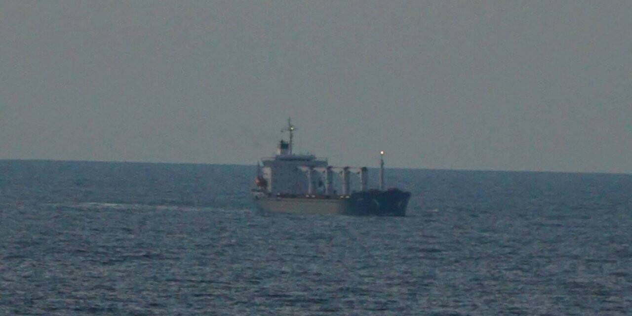 MSB: "Dün Ukrayna’nın Odessa Limanı’ndan hareket eden mısır yüklü Razoni kuru yük gemisi İstanbul Boğazı Karadeniz girişine ulaşmış, kendisine tahsis edilen mevkiye demirlemiştir."