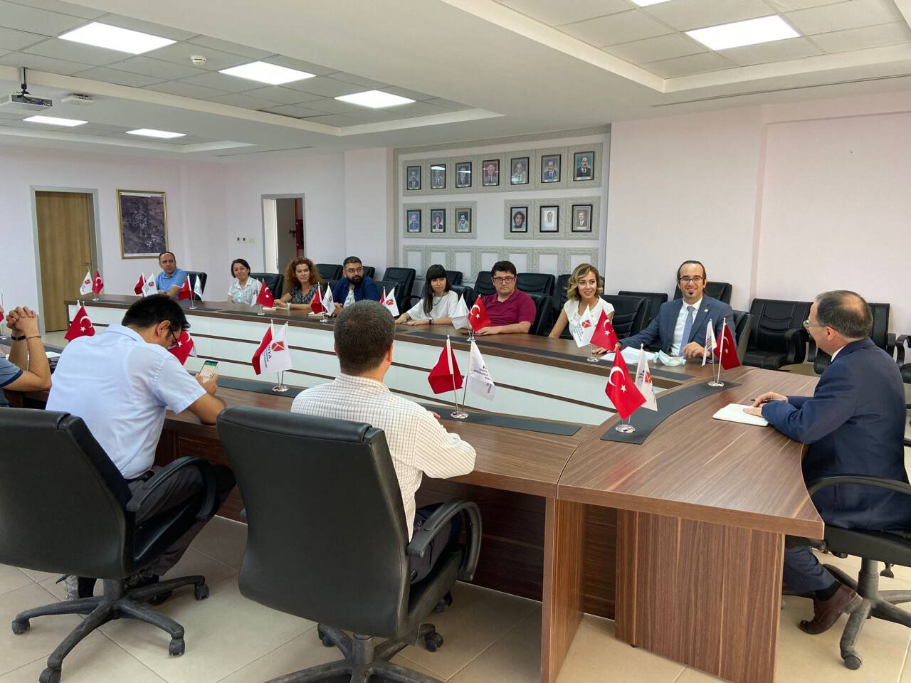 Rektör Özçelik TENMAK yetkilileriyle buluştu