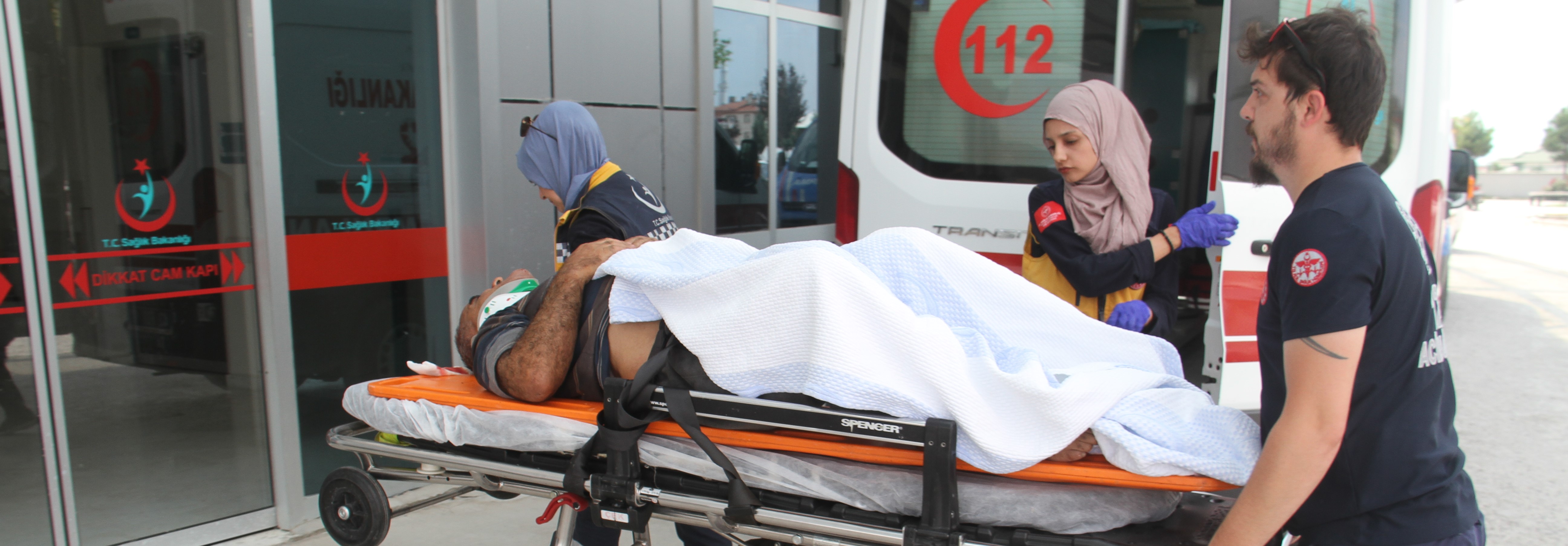 Konya'da kayısı ağacından düşen kişi yaralandı