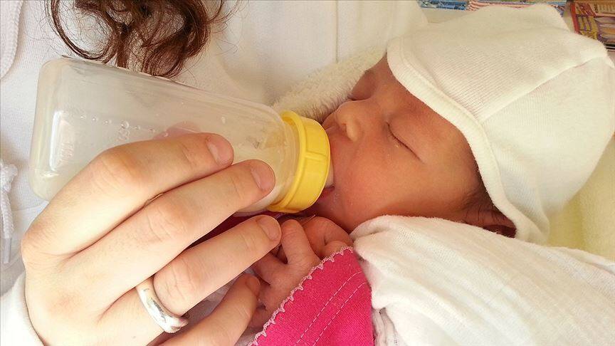 Uzmanlar anne sütünün önemini anlattı