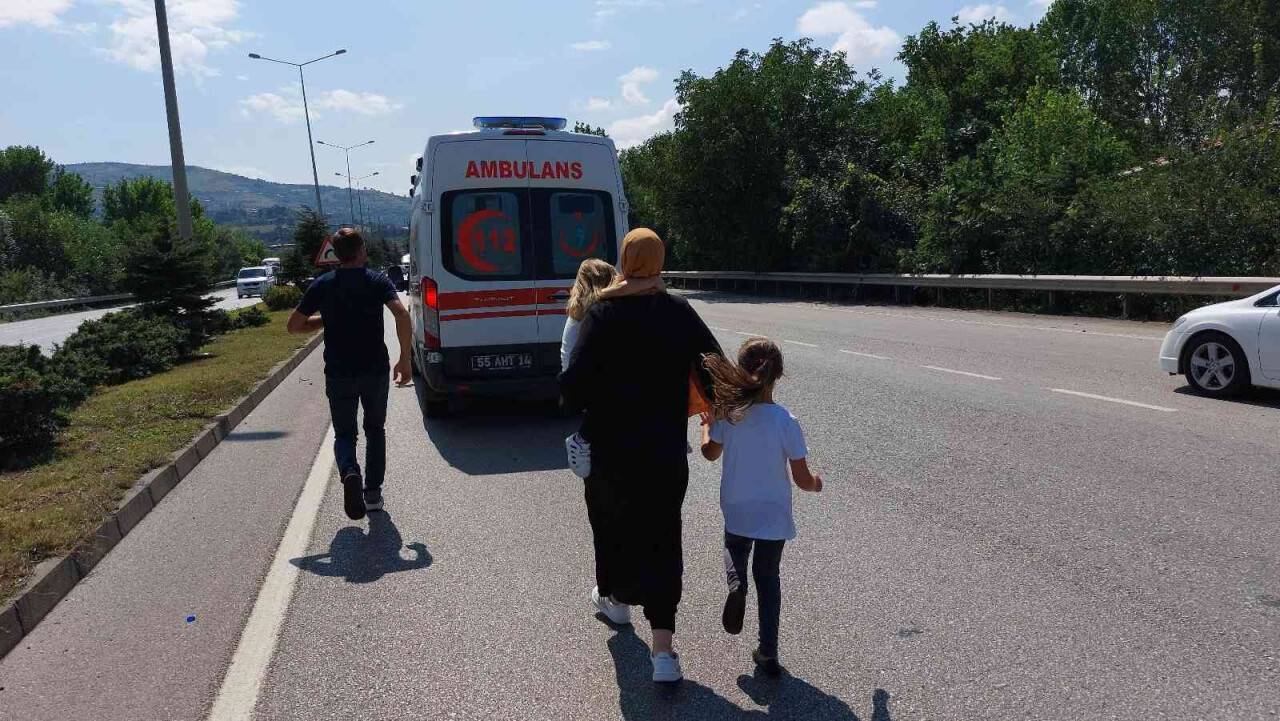 Kaza geçiren anne, kıyafeti tutuşarak yanan oğlunun yanına koştu
