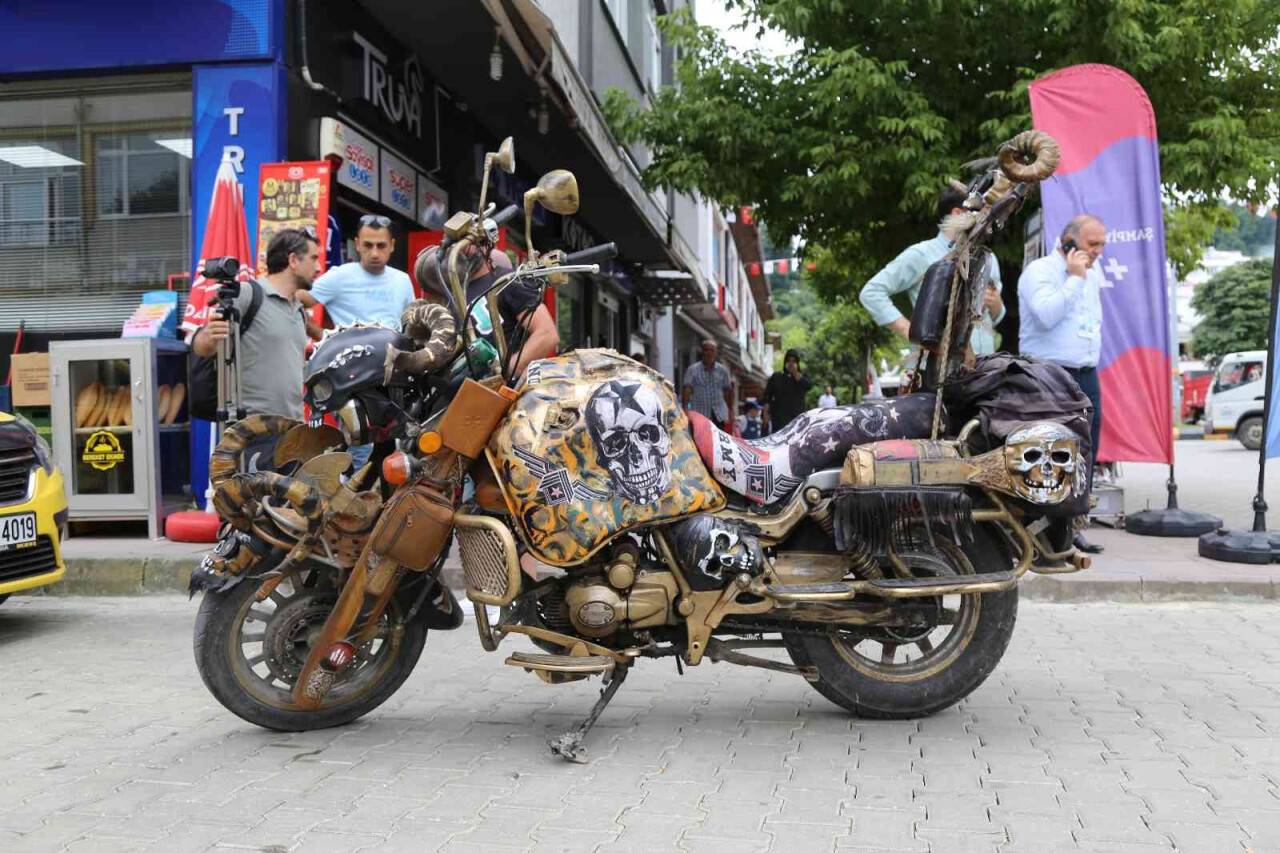 MadMax filminden esinlendi, kendi motosikletini yaptı