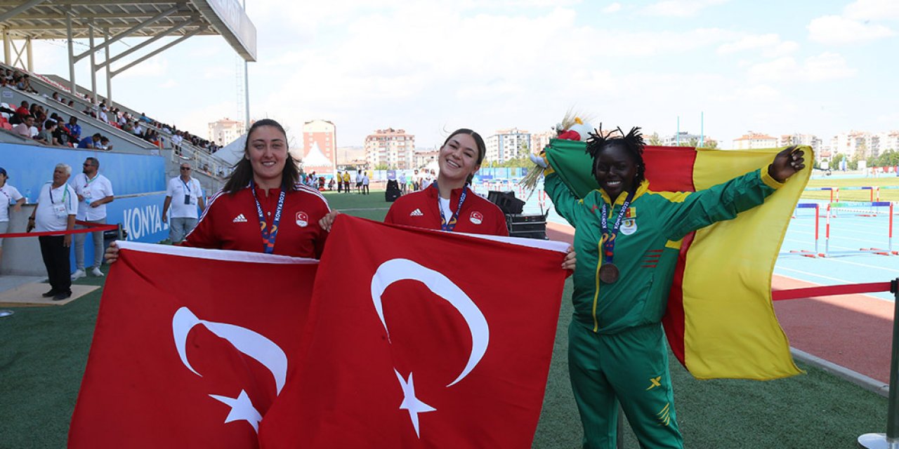 Kadınlar disk atmada ilk iki sıra Türk sporcuların
