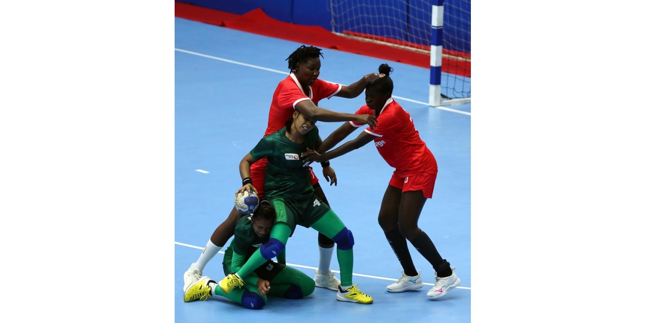 Kadınlar hentbolda Senegal galip