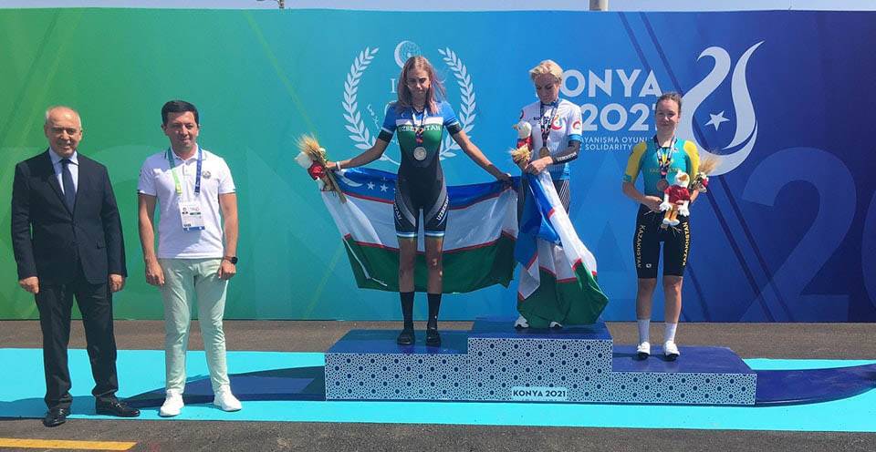 Bisiklet zamana karşı yol yarışmasında zirve Özbek sporcuların