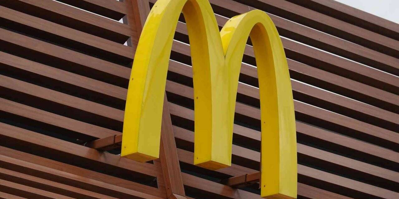 McDonald’s Ukrayna’daki restoranlarını yeniden açmaya başlayacak