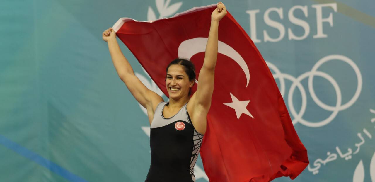 Buse Tosun'dan Konya 2021'de altın