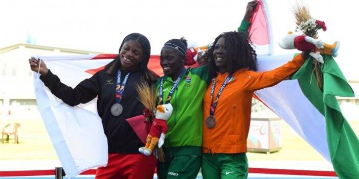 Atletizm Kadınlar 200 metrede sporcular altın madalyalarını aldı