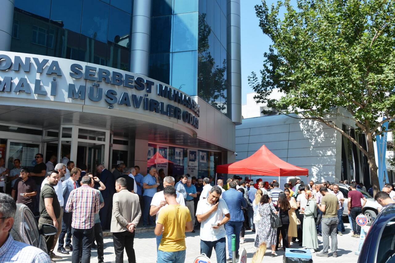 Konya SMMMO’dan aşure ikramı
