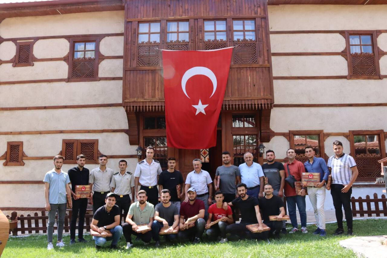 Başkan Tutal, asker adayları ile yemekte buluştu
