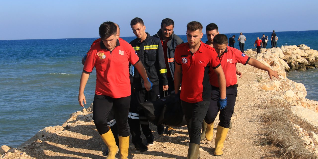 Konya'dan Mersin'e denize giden 2 arkadaştan biri boğuldu