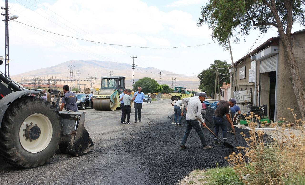 Yunak'ta sıcak asfalt çalışmaları tamamlandı