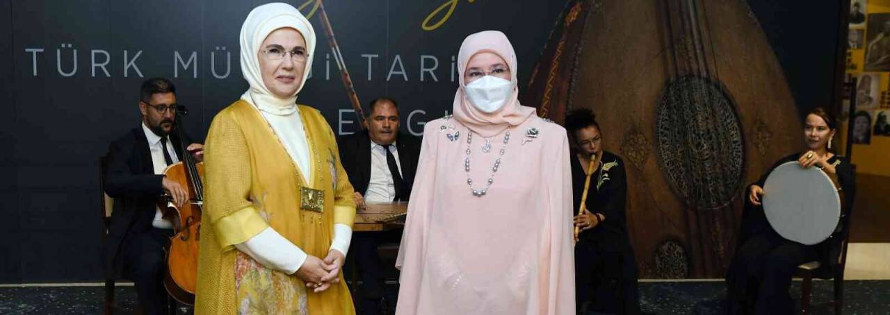 Emine Erdoğan ve Malezya Kraliçesi Azizah’tan Millet Kütüphanesi’ne ziyaret
