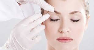 Ünlülerin favorisi badem göz estetiği