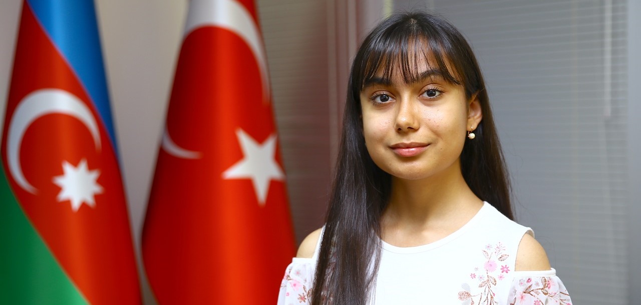 Azerbaycan birincisi Türkiye'de tıp okumayı seçti