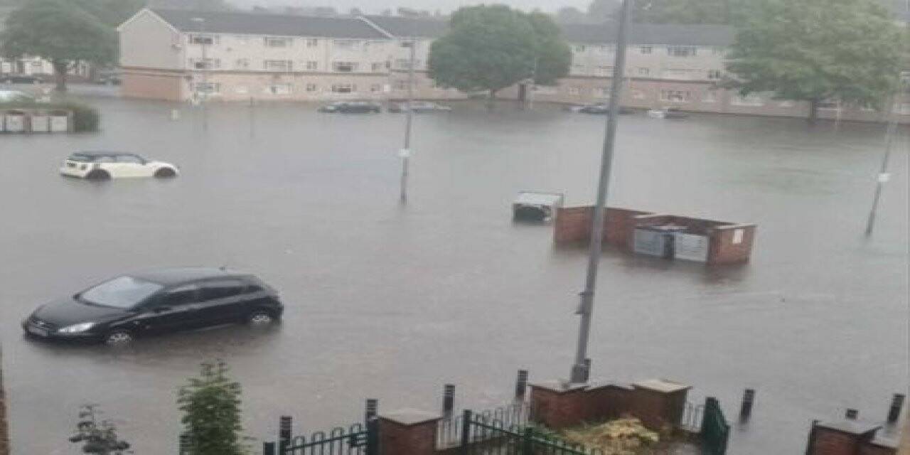 İngiltere’yi sel vurdu