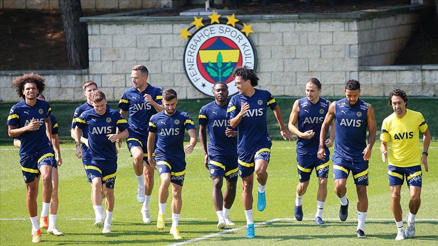 Fenerbahçe, Adana Demirspor maçının hazırlıklarına Viyana'da başladı