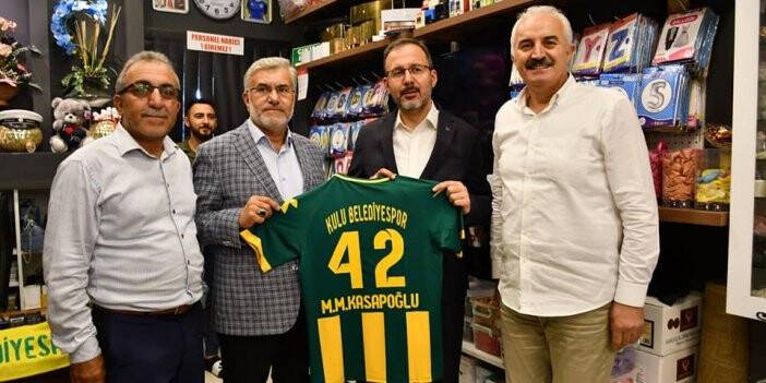 Bakan Kasapoğlu’na Kulu Belediyespor forması