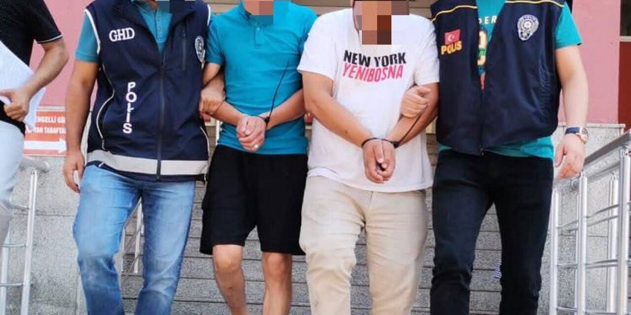 TEM’de durdurulan araçtan 9 düzensiz göçmen çıktı, 2 şüpheli tutuklandı