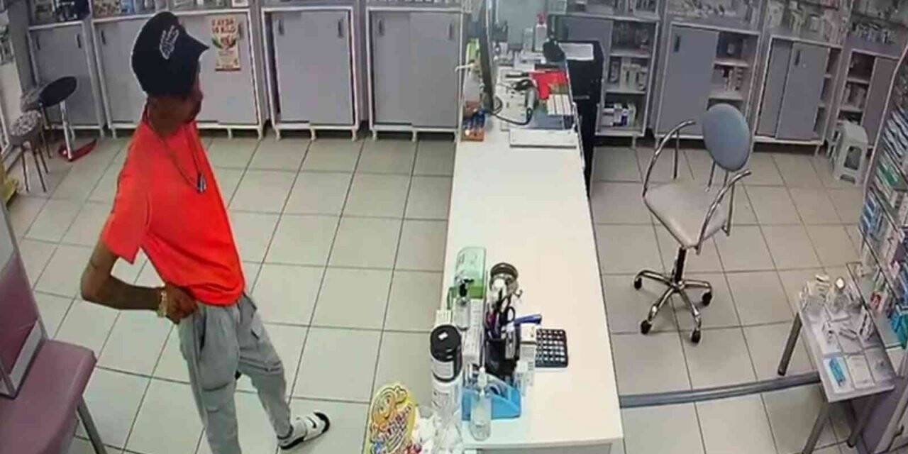 Hasta gibi geldi, sadaka kutusu ve telefonu çaldı