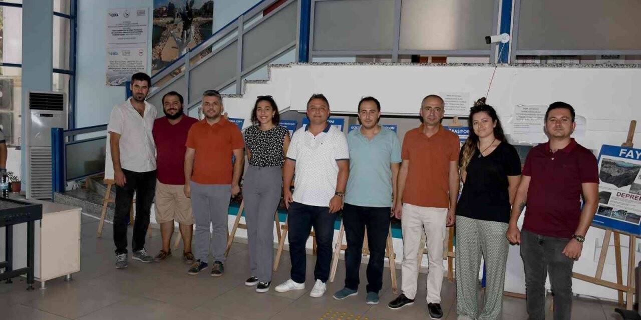 Kuşadası’nda deprem farkındalığı sergisi