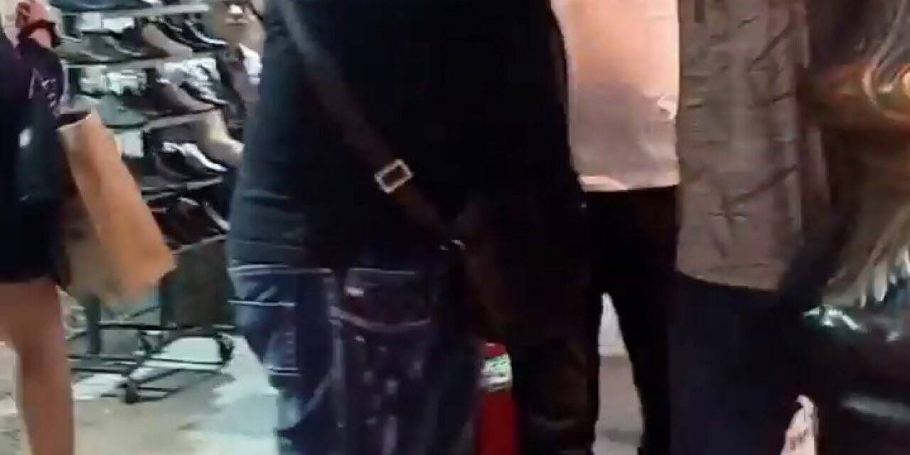 Fatih’te bir adam karısına çarpan kağıt toplayıcısı genci dövdü