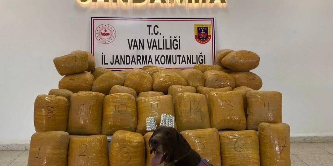 Başkale’de 200 kilo toz esrar ve 500 adet sentetik ecza hap ele geçirildi