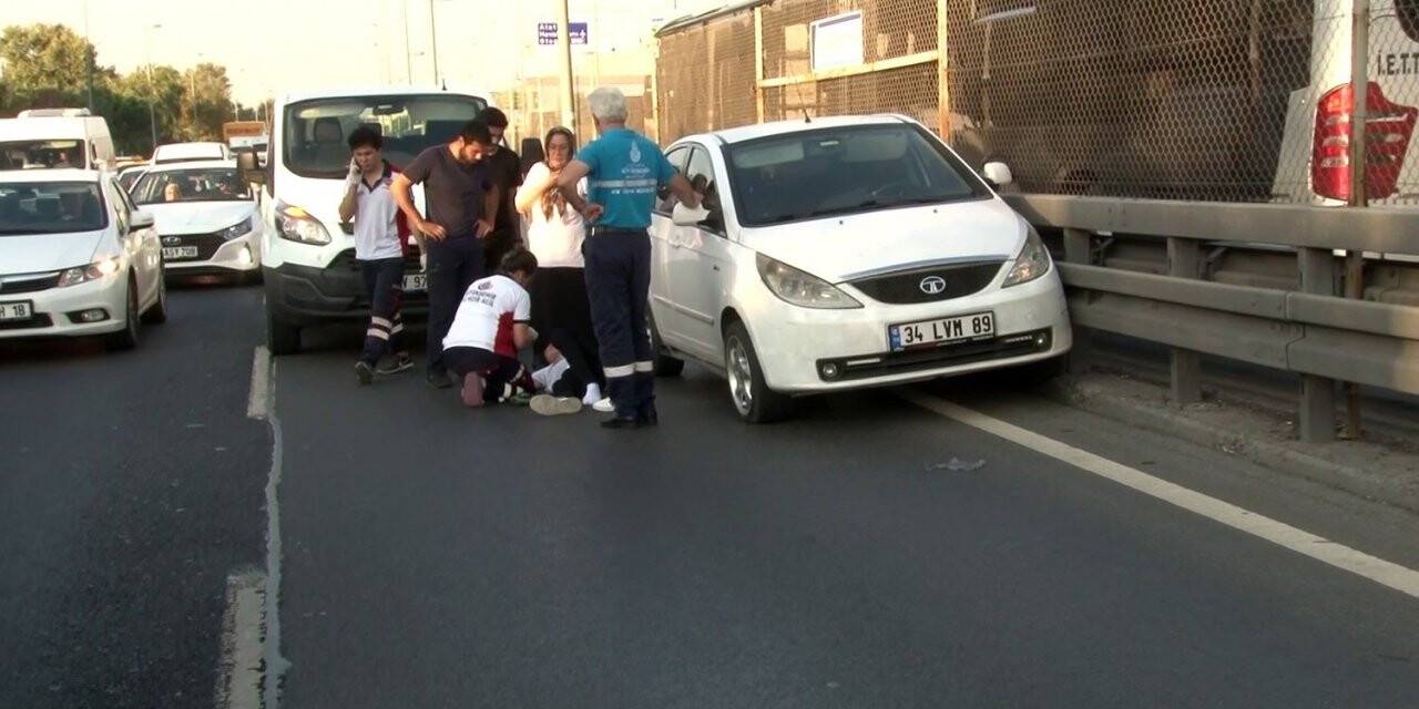 E-5’te korkutan kaza: Direksiyon başında rahatsızlanarak bariyerlere çarptı