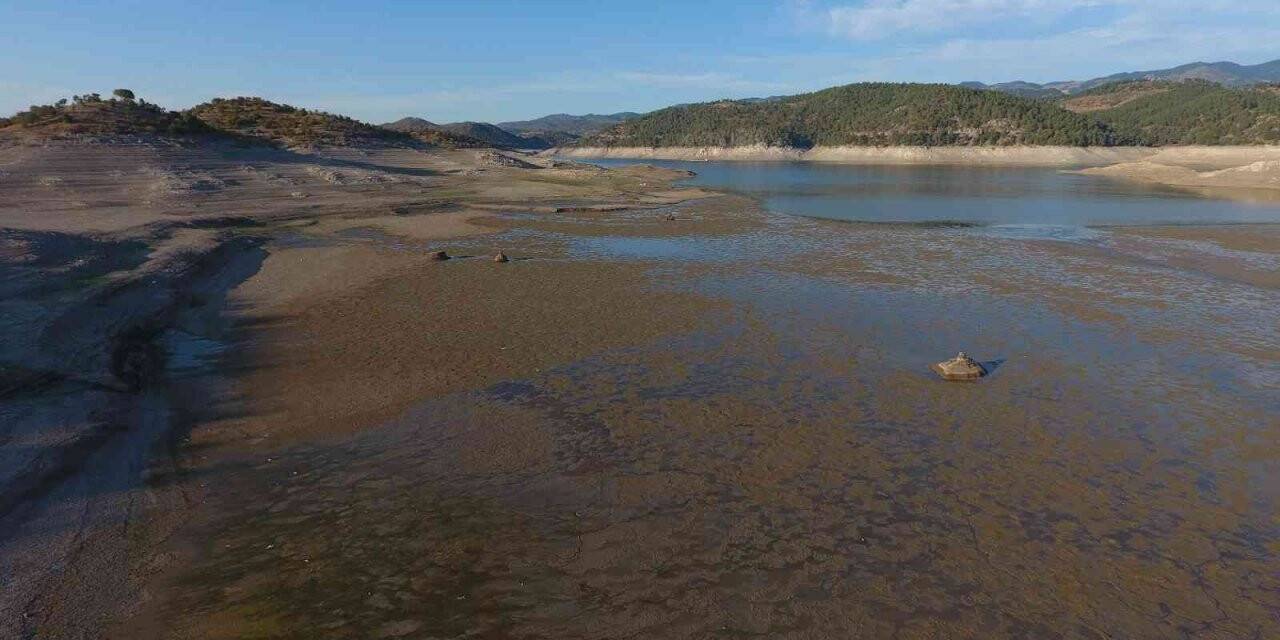 Kuraklığın acı görüntüsü...Çaygören Barajı’nda alarm zilleri...