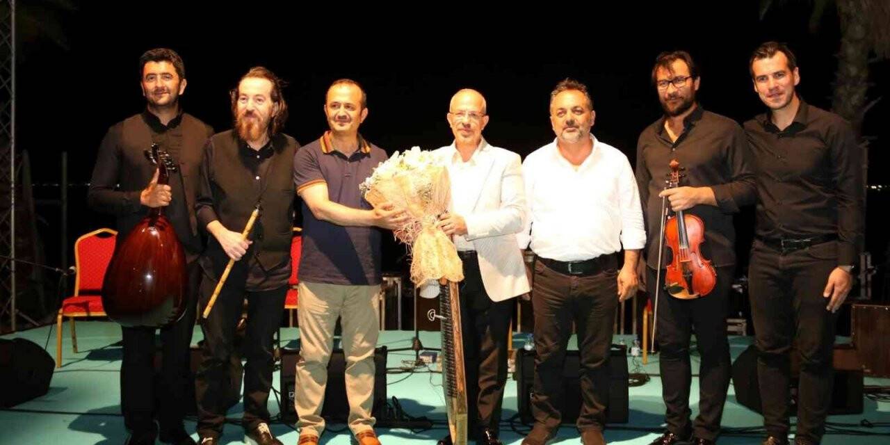 Göksel Baktagir, Darıca’da müziğe doyurdu