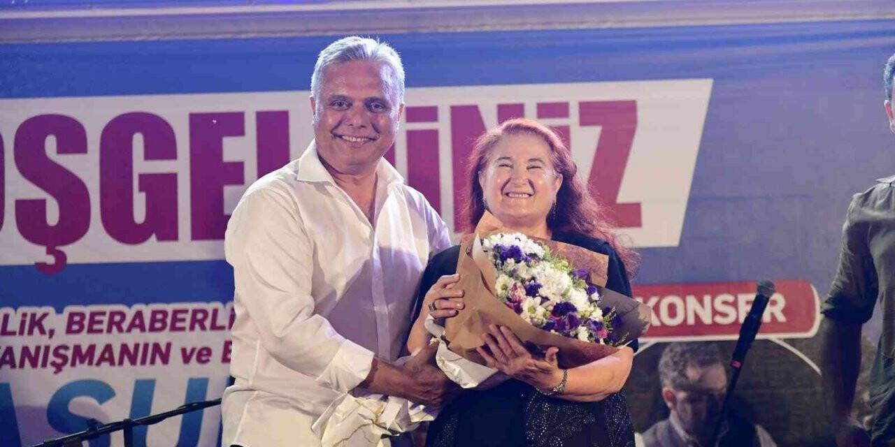 Muratpaşa Belediyesinden, Hacı Bektaş Veli Kültür Merkezi’nde aşure ikramı