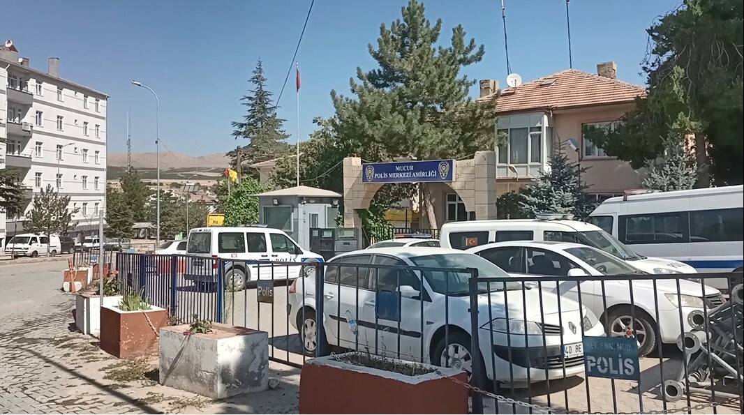 20 günlük çocuğunu döverek öldürdü