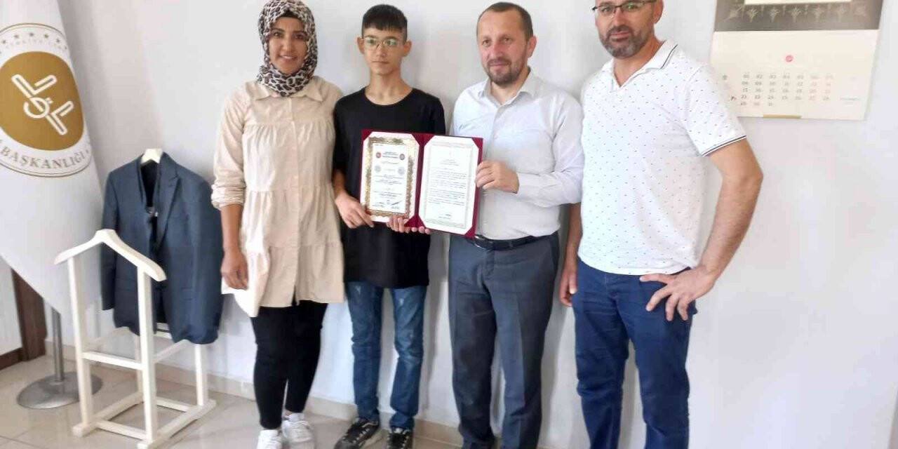 Simav’da hafızlara belgeleri verildi