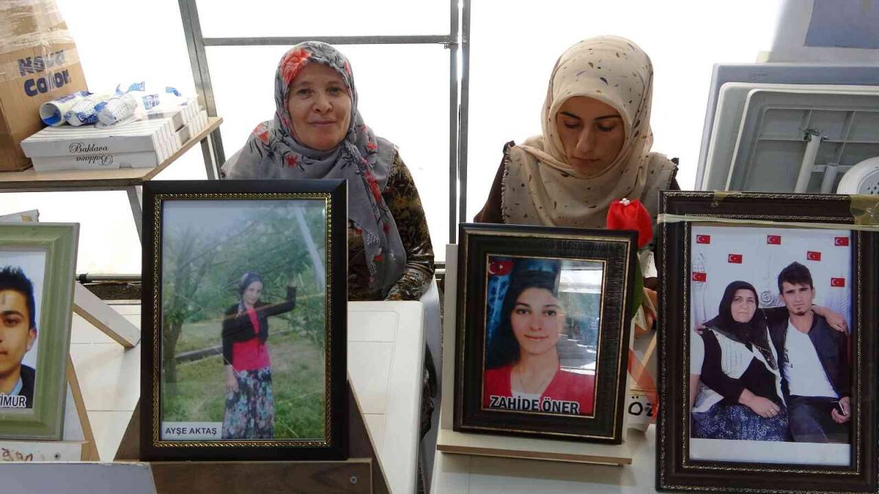 HDP ve PKK mağduru aileler bin 82 gündür evlat nöbetinde