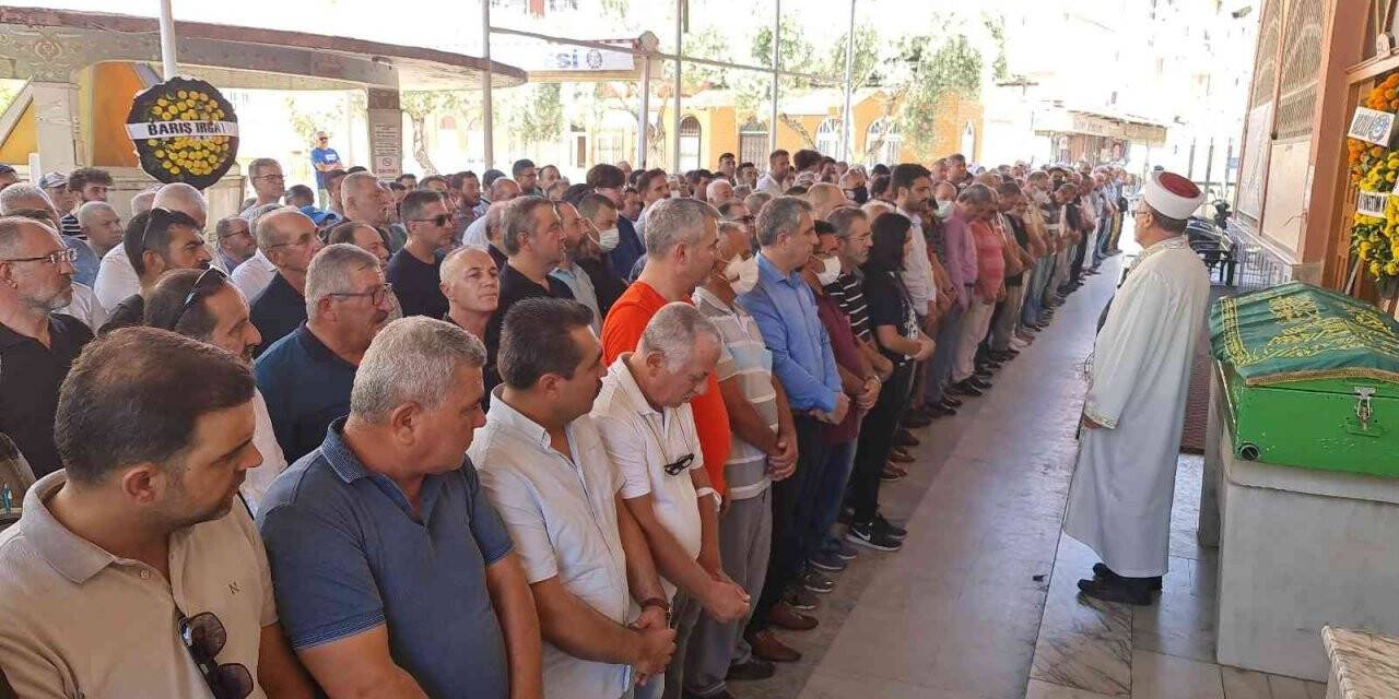 Nazilli’nin sevilen ismi Mücahit öğretmene son yolculuğuna uğurlandı