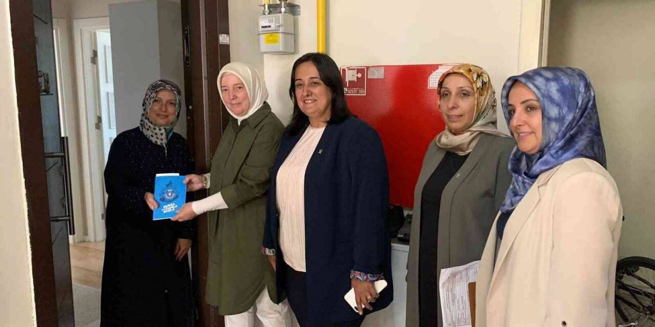 Ak kadınlar’dan Nilüfer’de bir günde 4 bin hane ziyareti