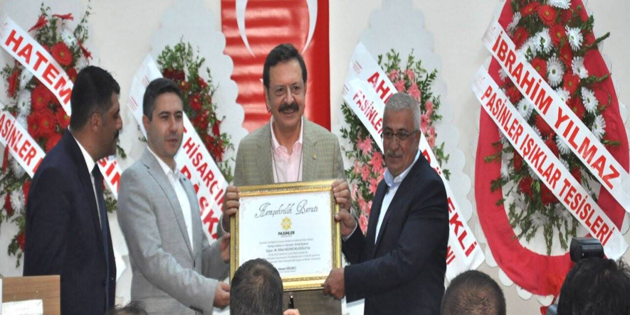 Hisarcıklıoğlu’na Pasinler’de fahri hemşerilik beratı verildi